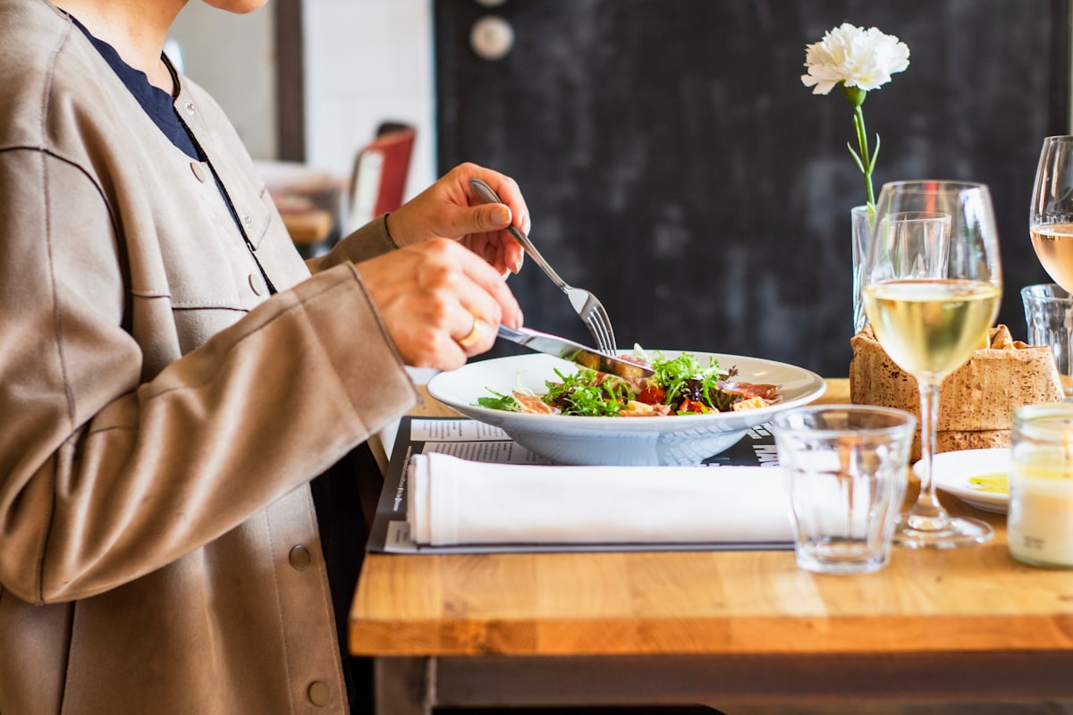 Salad sayuran dengan dressing ringan